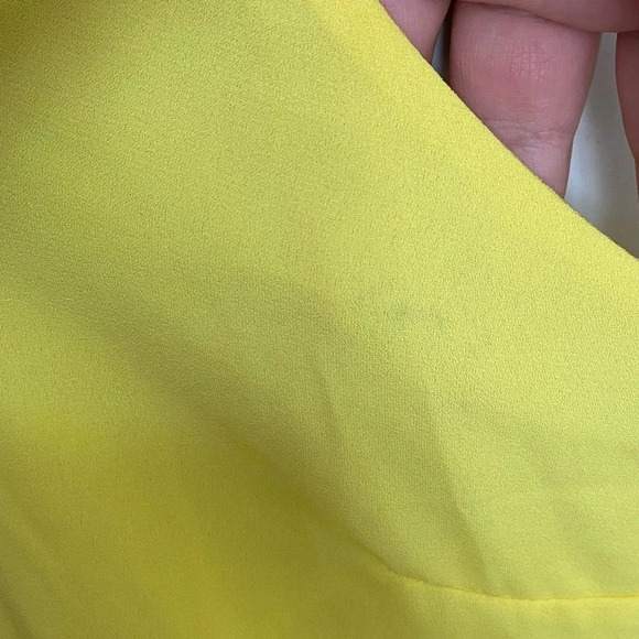 🆕Charlotte Russe Yellow Back Tie Top M🆕 - Picture 10 of 11